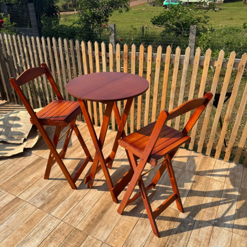 Conjunto Bistrô Mesa Dobrável de Madeira Redonda com 2 Banquetas